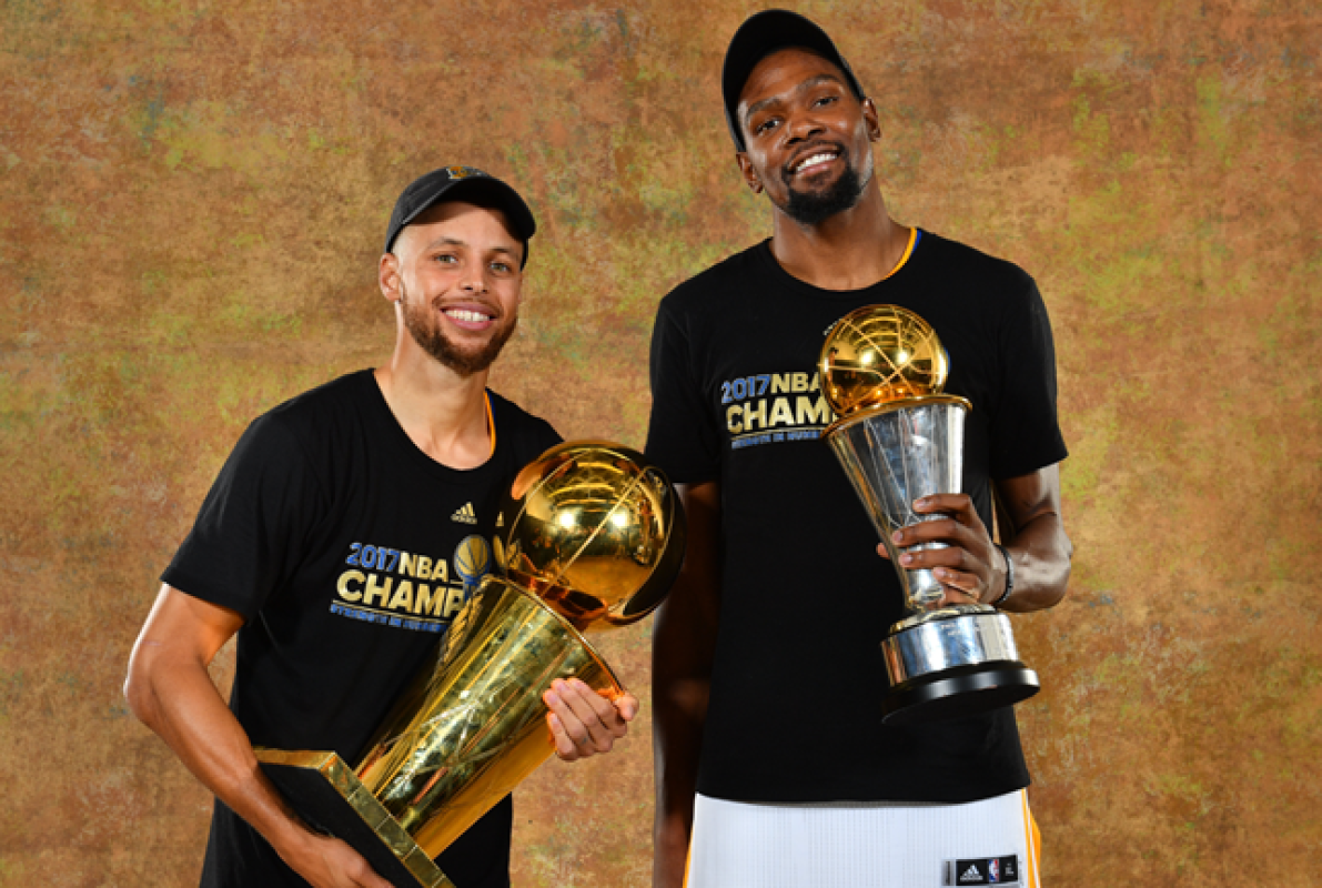 Kevin Durant Sarankan Stephen Curry Kembali ke Nike